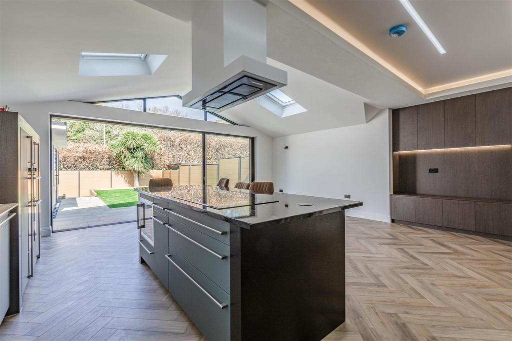 Kitchen 14.jpg