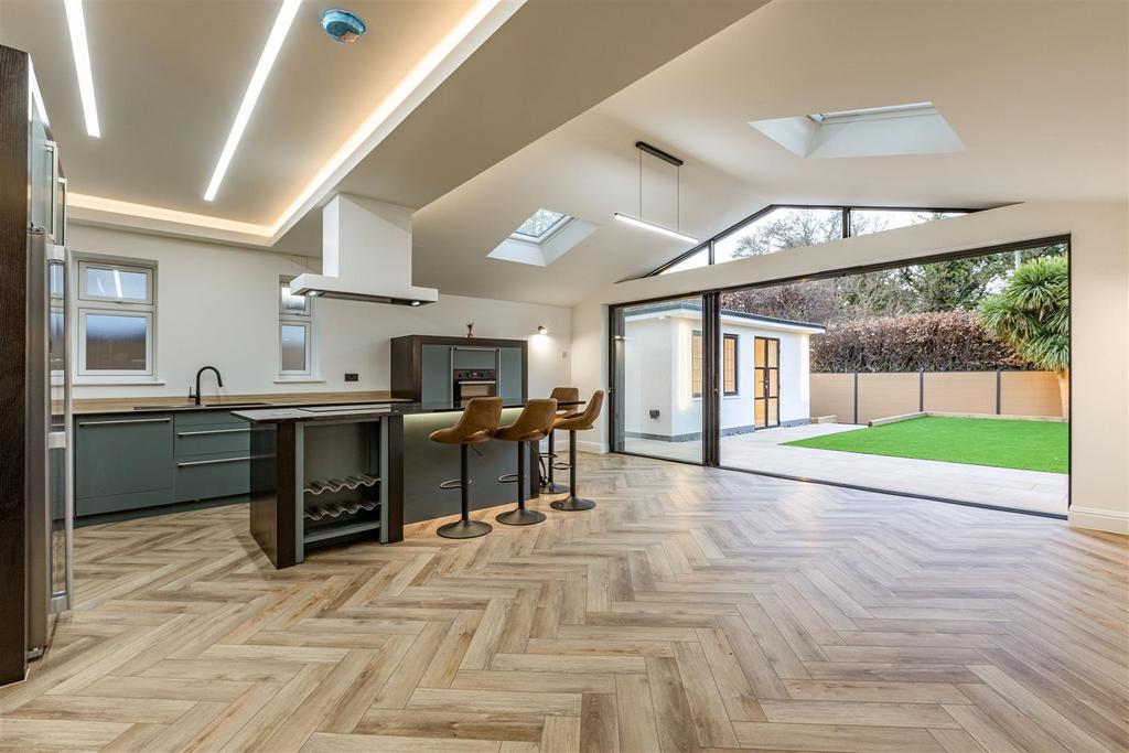Kitchen 3.jpg