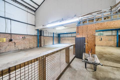 Industrial unit to rent, London E6