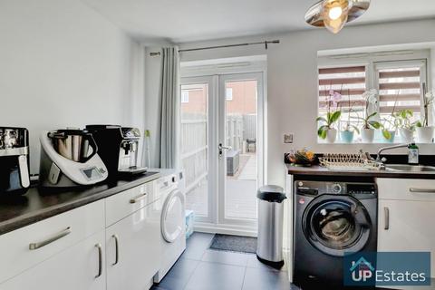 39 Arena Avenue, Coventry, CV6 4BJ