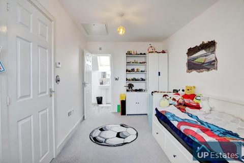 39 Arena Avenue, Coventry, CV6 4BJ