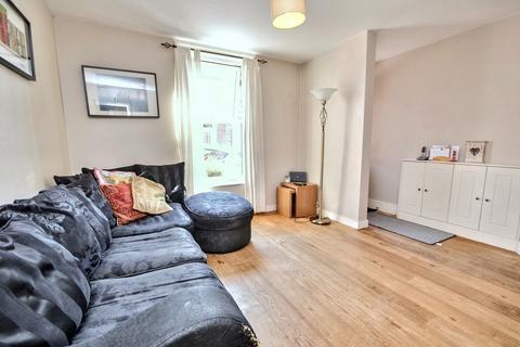 33 Nursery Road, Salisbury, SP2 7HX
