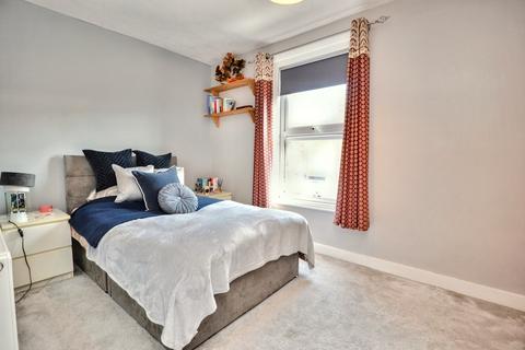 33 Nursery Road, Salisbury, SP2 7HX