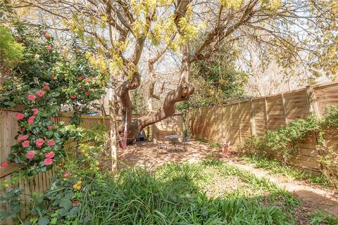 167 Fulwell Park Avenue, Twickenham, TW2 5HD