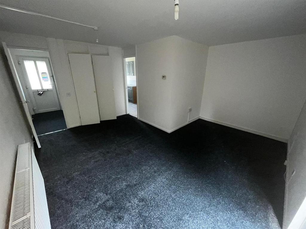 Living room ll.jpg