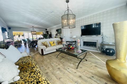 48 Cairnhill Road, Airdrie, ML6 9HA