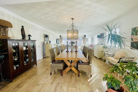 48 Cairnhill Road, Airdrie, ML6 9HA