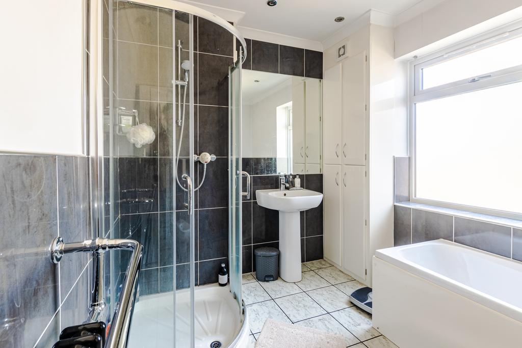 Bathroom1