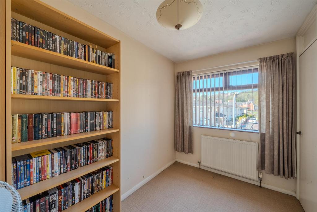 20 Radnor Way-1.jpg