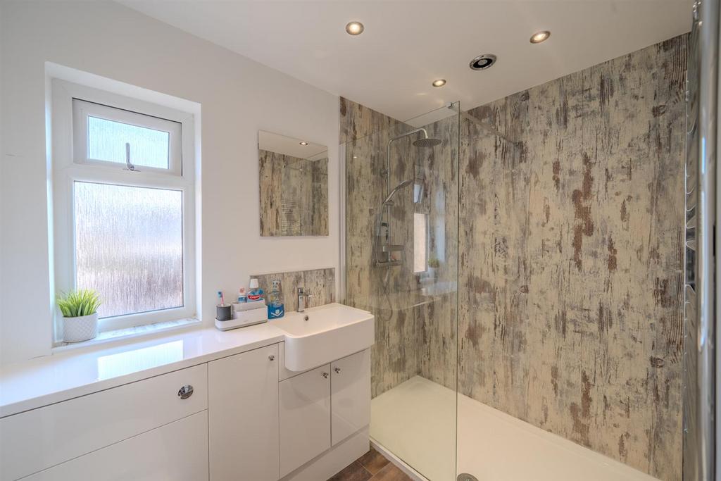 20 Radnor Way-6.jpg