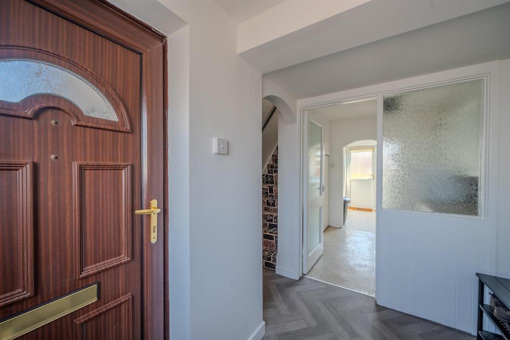 20 Radnor Way-8.jpg