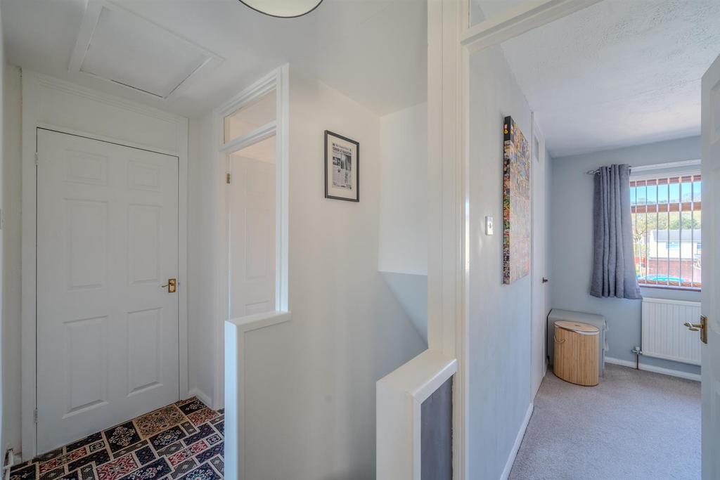 20 Radnor Way-7.jpg