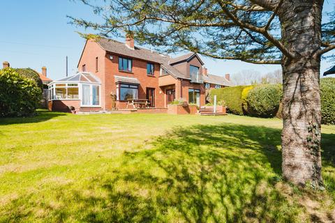 Overdale Alexandra Road, Crediton, EX17 2DH