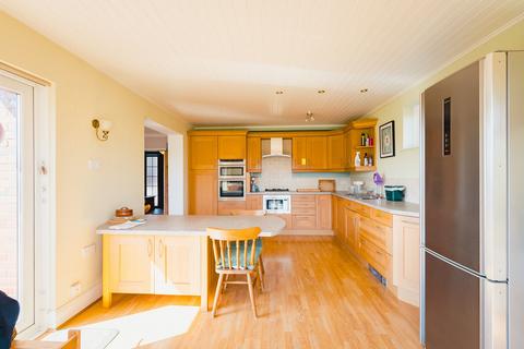 Overdale Alexandra Road, Crediton, EX17 2DH