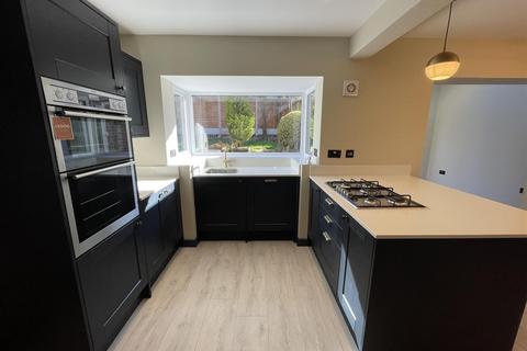 4 bedroom semi-detached house to rent, St. Quentin View, Bradway, Sheffield