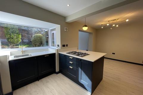 4 bedroom semi-detached house to rent, St. Quentin View, Bradway, Sheffield