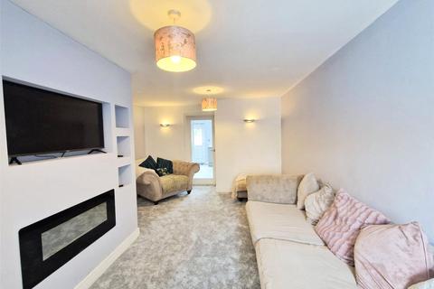 52b Carlyle Road, Bromsgrove, B60 2PJ