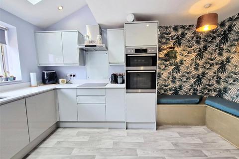 52b Carlyle Road, Bromsgrove, B60 2PJ