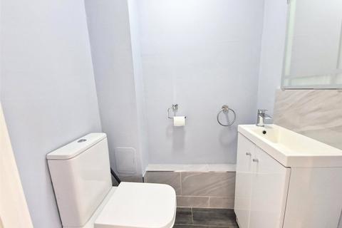 52b Carlyle Road, Bromsgrove, B60 2PJ