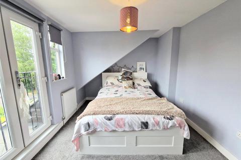 52b Carlyle Road, Bromsgrove, B60 2PJ