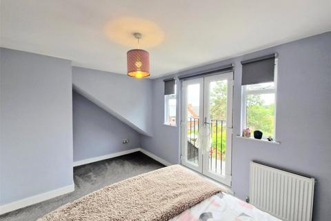 52b Carlyle Road, Bromsgrove, B60 2PJ