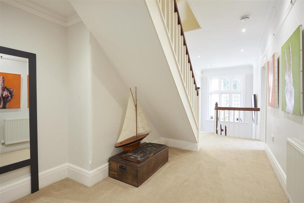 25 SPURHILL AVE 023.jpg