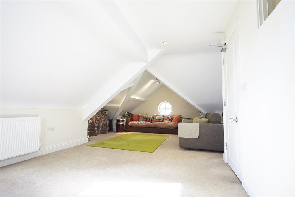 25 SPURHILL AVE 004.jpg