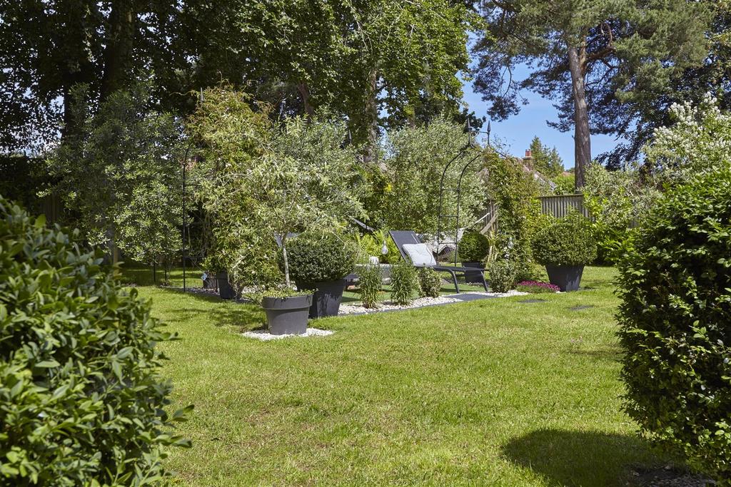25 SPURHILL AVE 061.jpg