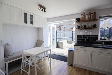 3 bedroom end of terrace house for sale, Travers Close, Calne SN11