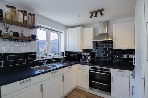3 bedroom end of terrace house for sale, Travers Close, Calne SN11
