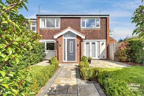 2 Mallard Croft, Lichfield, WS13 6SF