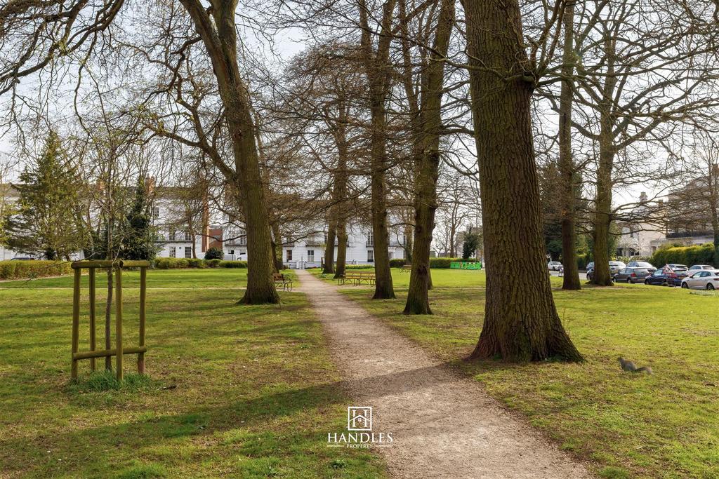 Clarendon Sq31-19 A.jpg