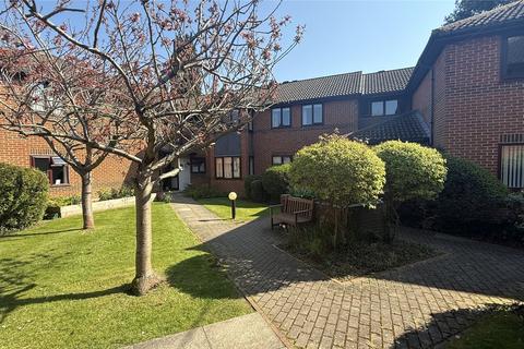 Huntsgreen Court, Bracknell, Berkshire, RG12