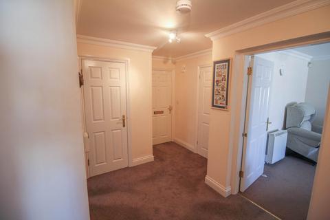 2 bedroom retirement property for sale, Pegasus Lodge*Beautifully Presented*Over 60`s*2 Minutes to Beach*