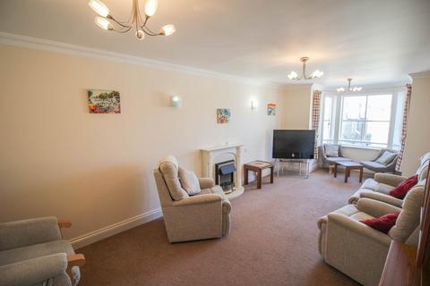 2 bedroom retirement property for sale, Pegasus Lodge*Beautifully Presented*Over 60`s*2 Minutes to Beach*