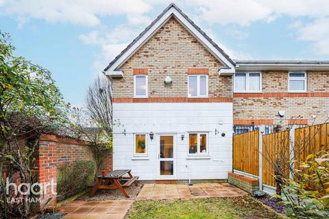 3 bedroom terraced house to rent, Lymington Close, LONDON