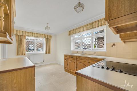 2 bedroom detached bungalow for sale, Pennine Close, Fforestfach, Swansea