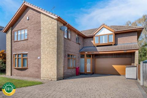 4 bedroom detached house for sale, Lumley Drive, Tickhill, Doncaster