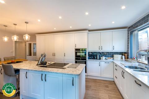 4 bedroom detached house for sale, Lumley Drive, Tickhill, Doncaster