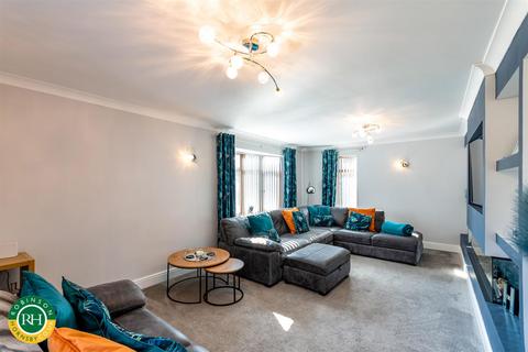 4 bedroom detached house for sale, Lumley Drive, Tickhill, Doncaster