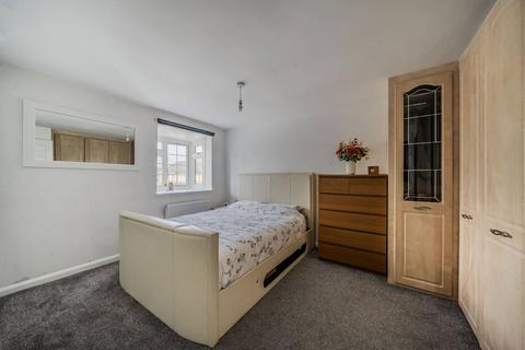 37 Veals Mead, Mitcham, CR4 3SB