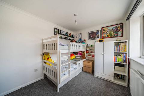37 Veals Mead, Mitcham, CR4 3SB