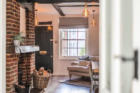 2 bedroom end of terrace house for sale, Trinity Churchyard, Guildford