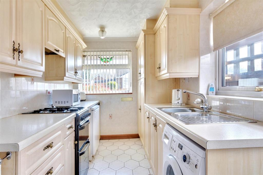 Kitchen 1.jpeg