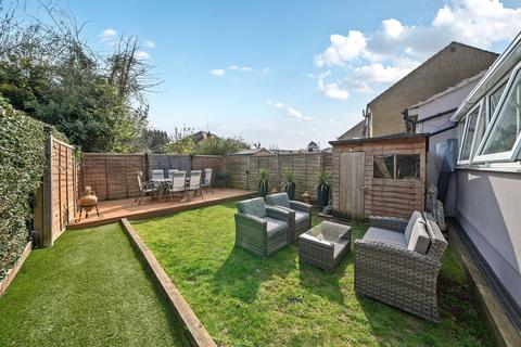 41 Oak Road, Caterham, CR3 5TT