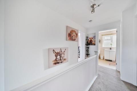 41 Oak Road, Caterham, CR3 5TT