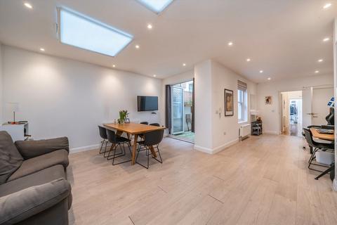 2 bedroom flat to rent, Malvern Road, London NW6