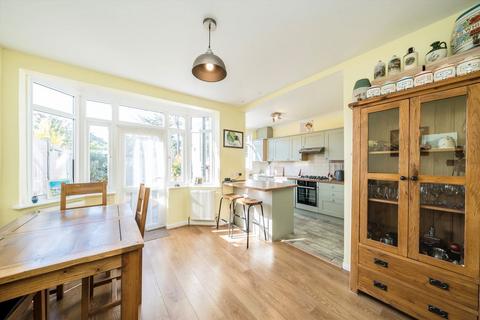 17 Priory Road, Hounslow, TW3 2RA