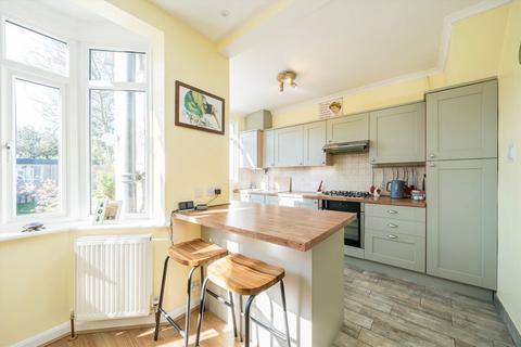 17 Priory Road, Hounslow, TW3 2RA