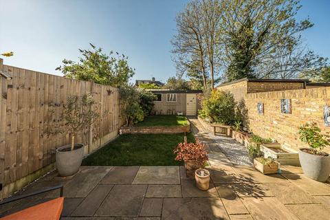 17 Priory Road, Hounslow, TW3 2RA